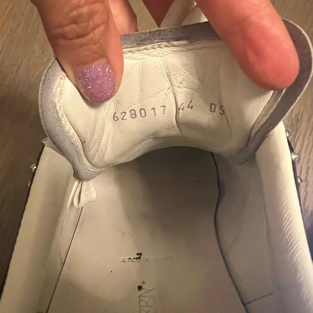 Alexander McQueen White and Black Athletic Shoes Sleek Design - Picture 11 of 11